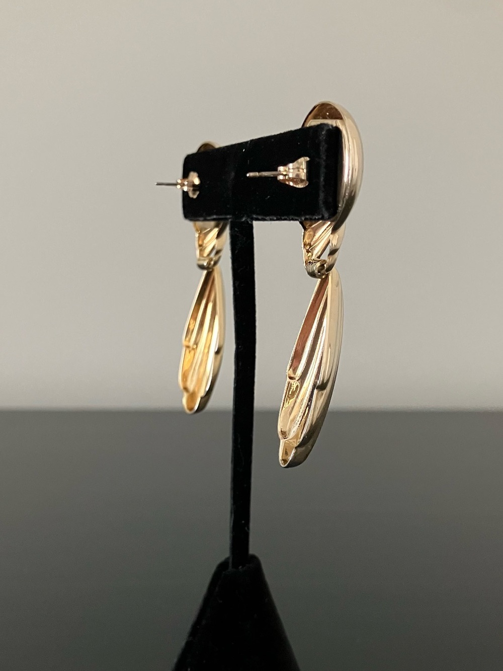 Vintage Polished Gold-Tone Button Dangle Earrings - Picture 3 of 11